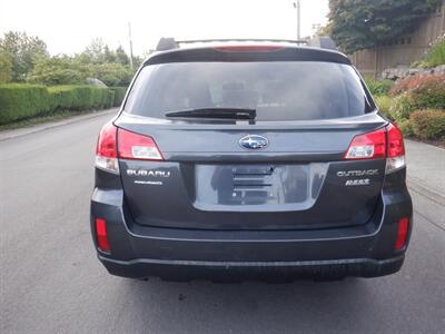 2011 Subaru Outback 2.5i Premium   - Photo 4 - Kirkland, WA 98033