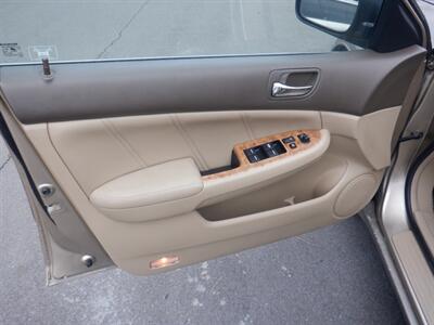 2004 Honda Accord EX V-6   - Photo 8 - Kirkland, WA 98033
