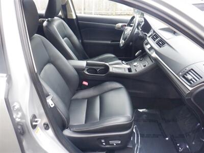 2014 Lexus CT 200h   - Photo 18 - Kirkland, WA 98033