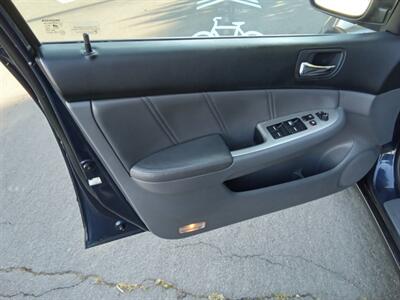 2007 Honda Accord EX-L   - Photo 15 - Kirkland, WA 98033