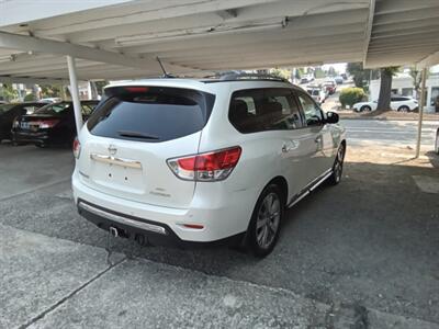 2015 Nissan Pathfinder S    AWD   - Photo 5 - Kirkland, WA 98033