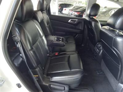 2015 Nissan Pathfinder S    AWD   - Photo 14 - Kirkland, WA 98033