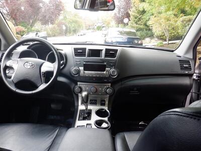 2011 Toyota Highlander   - Photo 14 - Kirkland, WA 98033