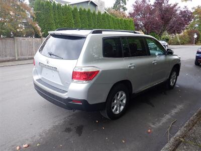 2011 Toyota Highlander   - Photo 5 - Kirkland, WA 98033