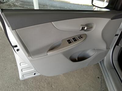 2010 Toyota Corolla LE   - Photo 16 - Kirkland, WA 98033