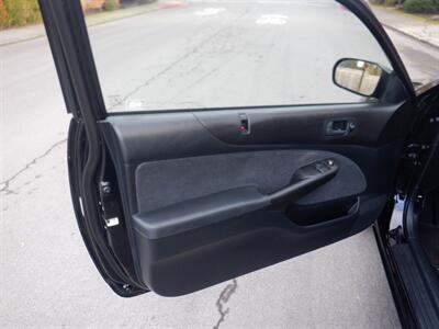 2001 Honda Civic LX - Photo 17 - Kirkland, WA 98033