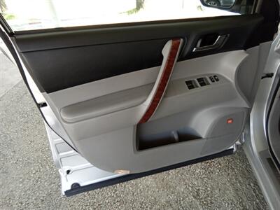 2008 Toyota Highlander Limited   - Photo 20 - Kirkland, WA 98033