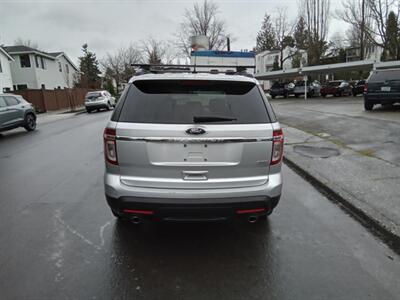 2013 Ford Explorer AWD   - Photo 8 - Kirkland, WA 98033