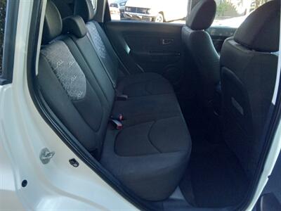 2011 Kia Soul +   - Photo 12 - Kirkland, WA 98033