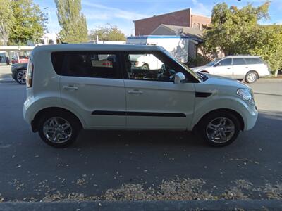 2011 Kia Soul +   - Photo 6 - Kirkland, WA 98033