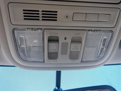 2011 Honda Odyssey EX-L - Photo 20 - Kirkland, WA 98033