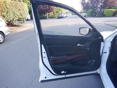 2012 Honda Crosstour EX-L V6   - Photo 16 - Kirkland, WA 98033