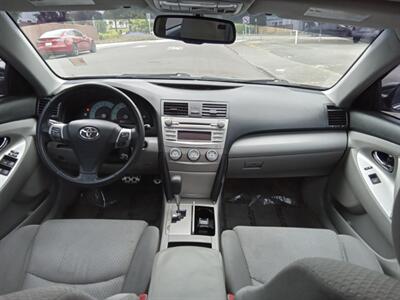 2011 Toyota Camry SE   - Photo 12 - Kirkland, WA 98033