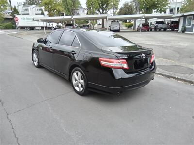 2011 Toyota Camry SE   - Photo 3 - Kirkland, WA 98033