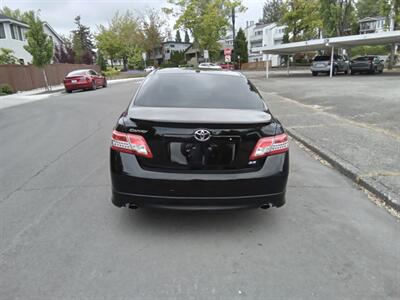 2011 Toyota Camry SE   - Photo 4 - Kirkland, WA 98033
