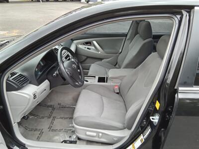 2011 Toyota Camry SE   - Photo 9 - Kirkland, WA 98033