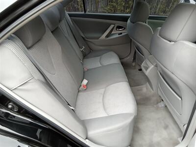 2011 Toyota Camry SE   - Photo 11 - Kirkland, WA 98033