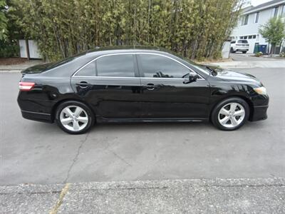2011 Toyota Camry SE   - Photo 6 - Kirkland, WA 98033