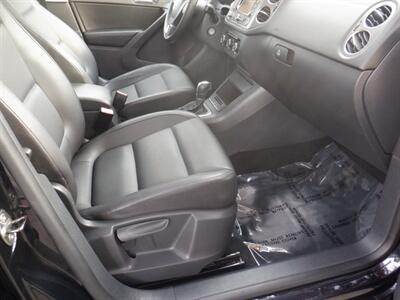 2011 Volkswagen Tiguan S 4Motion   - Photo 9 - Kirkland, WA 98033
