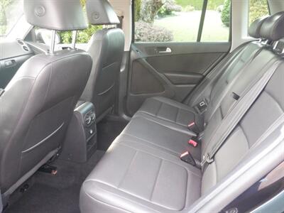 2011 Volkswagen Tiguan S 4Motion   - Photo 11 - Kirkland, WA 98033