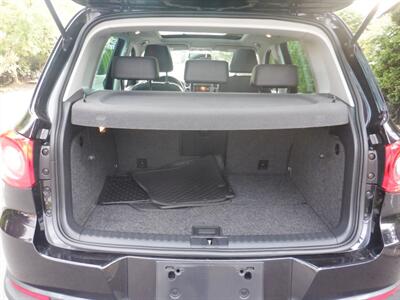 2011 Volkswagen Tiguan S 4Motion   - Photo 13 - Kirkland, WA 98033