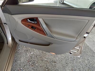 2010 Toyota Camry XLE - Photo 23 - Kirkland, WA 98033