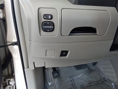 2010 Toyota Camry XLE - Photo 25 - Kirkland, WA 98033
