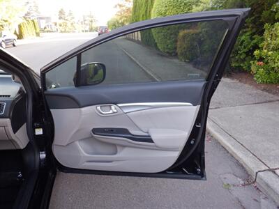 2013 Honda Civic Hybrid w/Leather   - Photo 13 - Kirkland, WA 98033