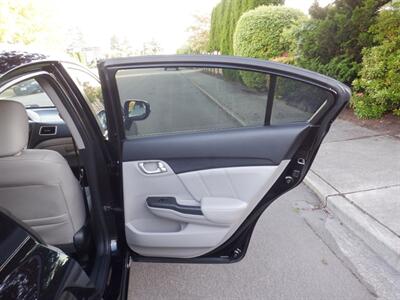 2013 Honda Civic Hybrid w/Leather   - Photo 16 - Kirkland, WA 98033