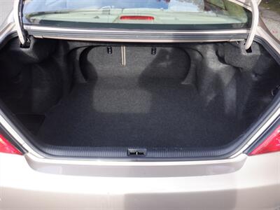 2004 Toyota Camry LE   - Photo 13 - Kirkland, WA 98033