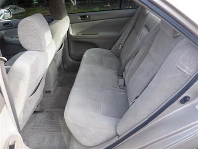 2004 Toyota Camry LE   - Photo 10 - Kirkland, WA 98033