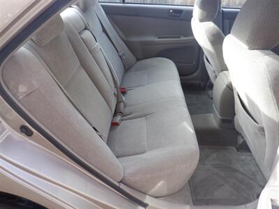 2004 Toyota Camry LE   - Photo 11 - Kirkland, WA 98033