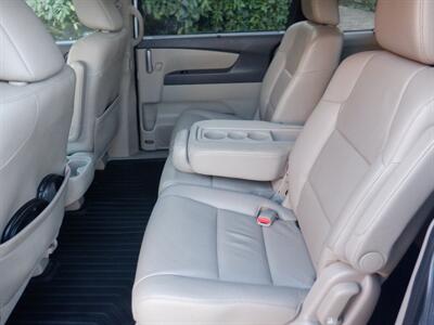 2011 Honda Odyssey Touring   - Photo 19 - Kirkland, WA 98033