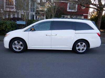 2011 Honda Odyssey Touring   - Photo 2 - Kirkland, WA 98033