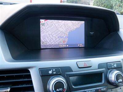 2011 Honda Odyssey Touring   - Photo 10 - Kirkland, WA 98033