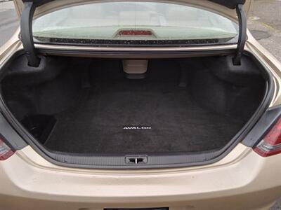 2010 Toyota Avalon XLS   - Photo 14 - Kirkland, WA 98033