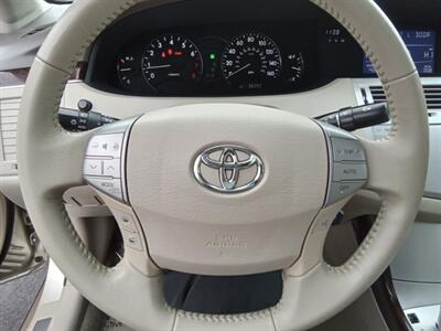 2010 Toyota Avalon XLS   - Photo 19 - Kirkland, WA 98033