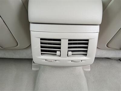 2010 Toyota Avalon XLS   - Photo 26 - Kirkland, WA 98033