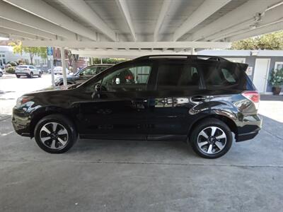 2017 Subaru Forester 2.5i Premium - Photo 2 - Kirkland, WA 98033