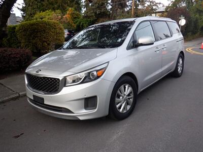 2017 Kia Sedona LX   - Photo 1 - Kirkland, WA 98033