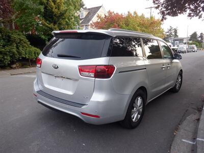 2017 Kia Sedona LX   - Photo 5 - Kirkland, WA 98033