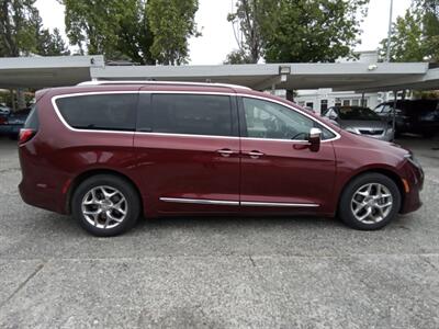 2018 Chrysler Pacifica Limited - Photo 6 - Kirkland, WA 98033
