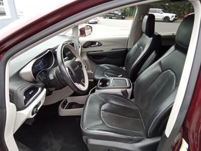 2018 Chrysler Pacifica Limited - Photo 10 - Kirkland, WA 98033