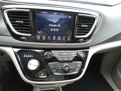 2018 Chrysler Pacifica Limited - Photo 15 - Kirkland, WA 98033