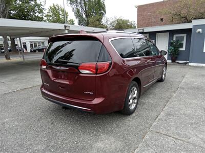 2018 Chrysler Pacifica Limited - Photo 5 - Kirkland, WA 98033