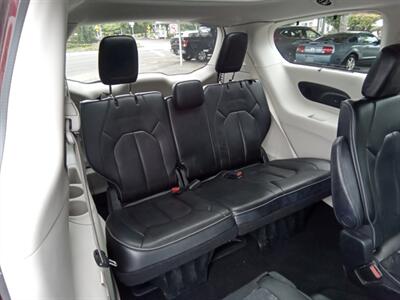 2018 Chrysler Pacifica Limited - Photo 17 - Kirkland, WA 98033
