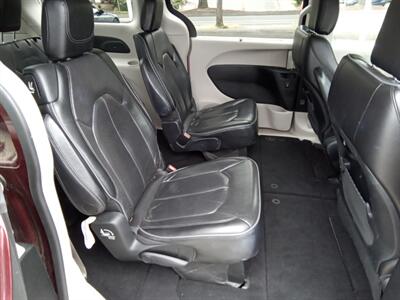 2018 Chrysler Pacifica Limited - Photo 18 - Kirkland, WA 98033