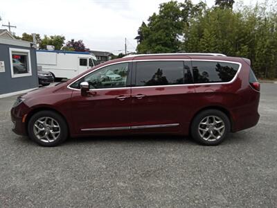 2018 Chrysler Pacifica Limited - Photo 2 - Kirkland, WA 98033