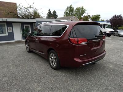 2018 Chrysler Pacifica Limited - Photo 3 - Kirkland, WA 98033