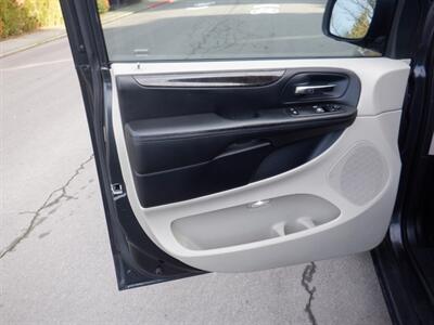 2012 Dodge Grand Caravan American Value Package   - Photo 11 - Kirkland, WA 98033